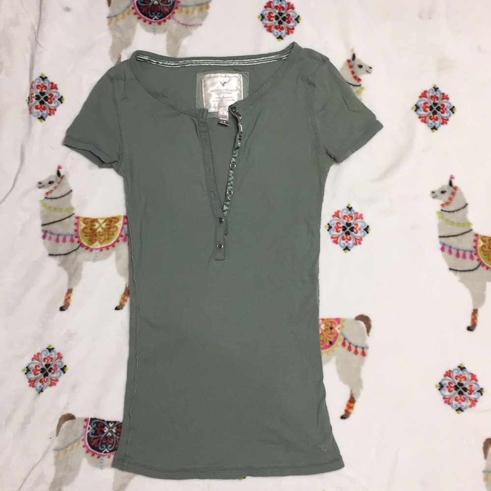 American Eagle button down t-shirt